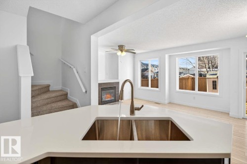 63 14208 36 Street, Edmonton, AB - Indoor Photo Showing Kitchen