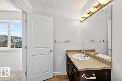 63 14208 36 Street, Edmonton, AB - Indoor Photo Showing Bathroom