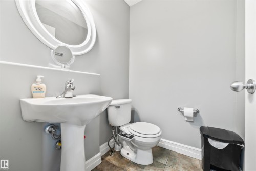 324 79 Street, Edmonton, AB - Indoor Photo Showing Bathroom