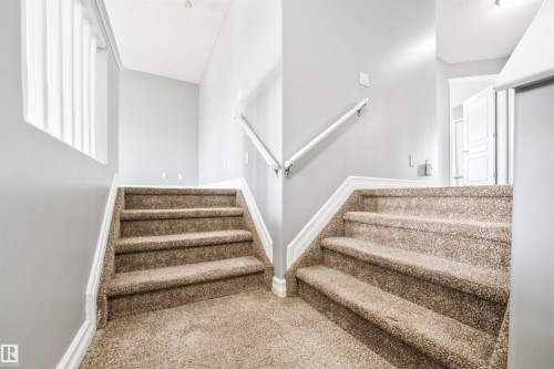 324 79 Street, Edmonton, AB - Indoor Photo Showing Other Room