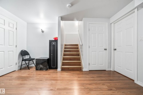324 79 Street, Edmonton, AB - Indoor Photo Showing Other Room
