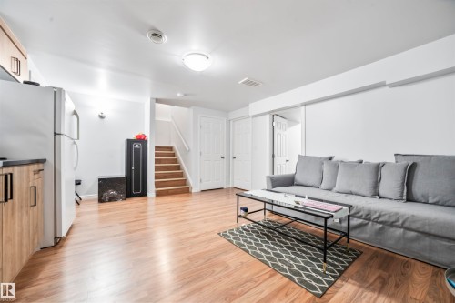 324 79 Street, Edmonton, AB - Indoor