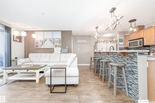 139 1180 Hyndman Road Nw, Edmonton, AB - Indoor