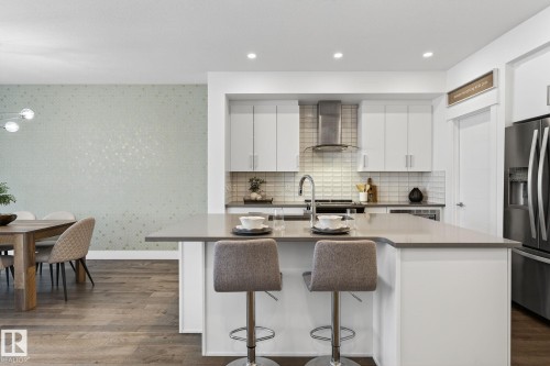 1096 Secord Promenade, Edmonton, AB - Indoor Photo Showing Kitchen With Stainless Steel Kitchen With Upgraded Kitchen