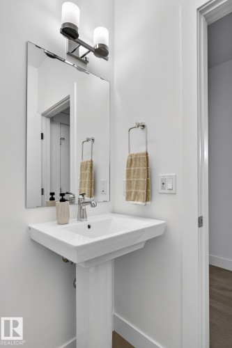 1096 Secord Promenade, Edmonton, AB - Indoor Photo Showing Bathroom