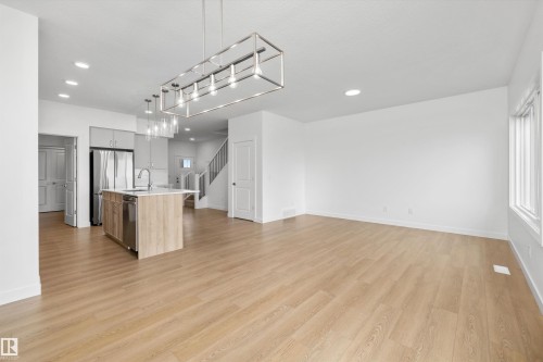 6292 180 Avenue Nw, Edmonton, AB - Indoor