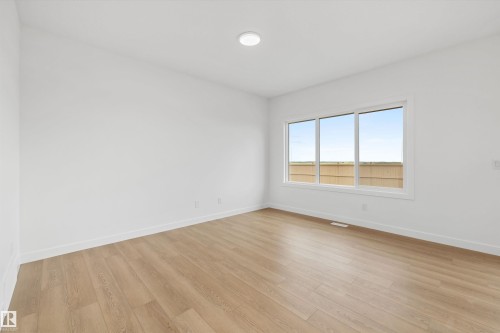 6292 180 Avenue Nw, Edmonton, AB - Indoor Photo Showing Other Room