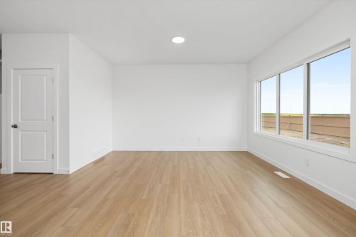 6292 180 Avenue Nw, Edmonton, AB - Indoor Photo Showing Other Room