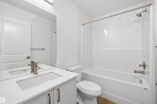 6292 180 Avenue Nw, Edmonton, AB - Indoor Photo Showing Bathroom