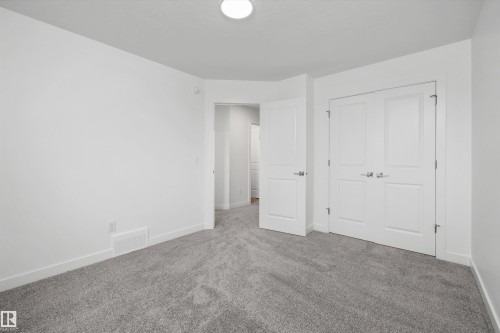 6292 180 Avenue Nw, Edmonton, AB - Indoor Photo Showing Other Room