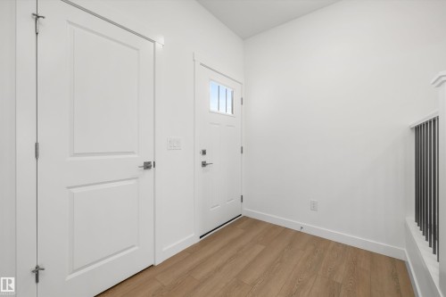 6292 180 Avenue Nw, Edmonton, AB - Indoor Photo Showing Other Room