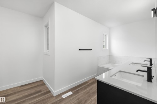 4039 207 Street, Edmonton, AB - Indoor Photo Showing Other Room