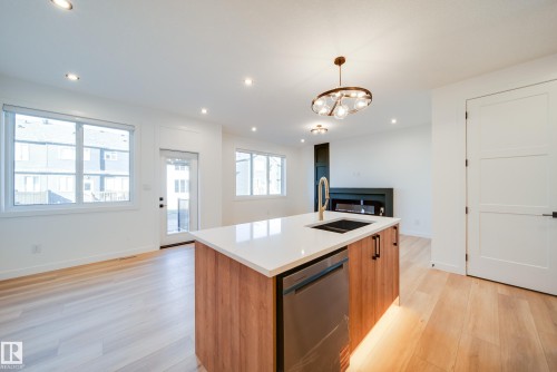 18 Blackbird Bend, Fort Saskatchewan, AB - Indoor Photo Showing Kitchen With Double Sink