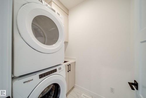 18 Blackbird Bend, Fort Saskatchewan, AB - Indoor Photo Showing Laundry Room