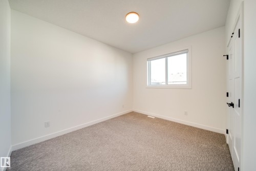 18 Blackbird Bend, Fort Saskatchewan, AB - Indoor Photo Showing Other Room