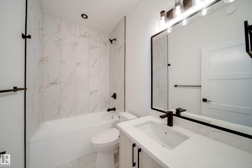 18 Blackbird Bend, Fort Saskatchewan, AB - Indoor Photo Showing Bathroom