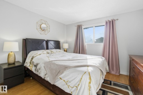 17923 77 Avenue, Edmonton, AB - Indoor Photo Showing Bedroom