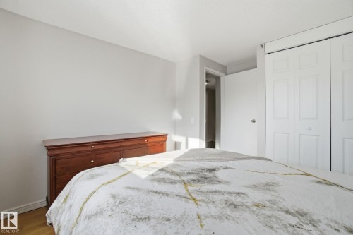 17923 77 Avenue, Edmonton, AB - Indoor Photo Showing Bedroom