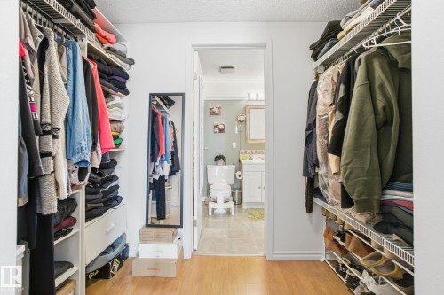 17923 77 Avenue, Edmonton, AB - Indoor With Storage