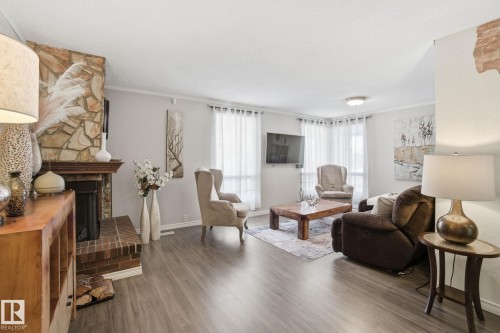 17923 77 Avenue, Edmonton, AB - Indoor Photo Showing Living Room With Fireplace