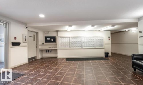 125 920 156 Street, Edmonton, AB - Indoor Photo Showing Other Room