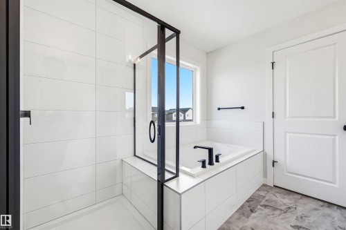 17351 3 Street, Edmonton, AB - Indoor Photo Showing Bathroom
