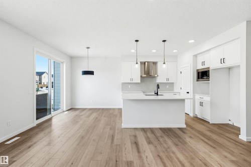 17351 3 Street, Edmonton, AB - Indoor Photo Showing Kitchen