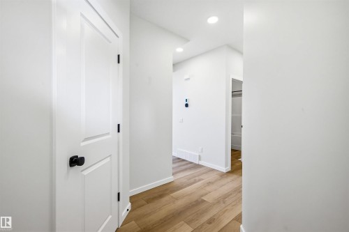 22812 82 Avenue, Edmonton, AB - Indoor Photo Showing Other Room