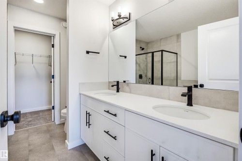 22812 82 Avenue, Edmonton, AB - Indoor Photo Showing Bathroom