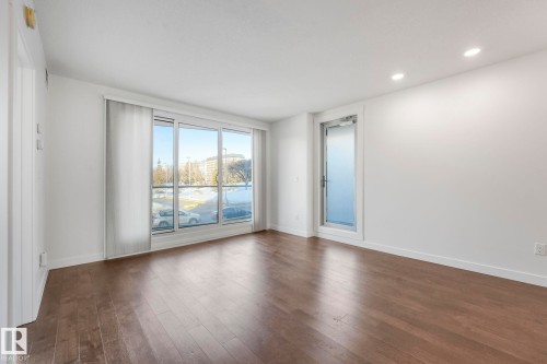 601 9720 106 Street, Edmonton, AB - Indoor