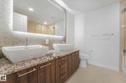 601 9720 106 Street, Edmonton, AB - Indoor Photo Showing Bathroom