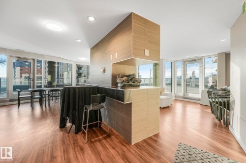 601 9720 106 Street, Edmonton, AB - Indoor