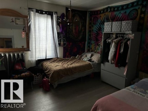 10848 93 Street, Edmonton, AB - Indoor Photo Showing Bedroom