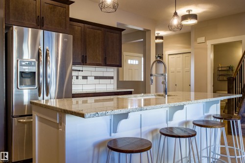 28 Hilldowns Drive, Spruce Grove, AB - Indoor Photo Showing Kitchen With Double Sink With Upgraded Kitchen