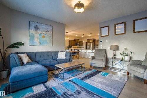 28 Hilldowns Drive, Spruce Grove, AB - Indoor Photo Showing Living Room