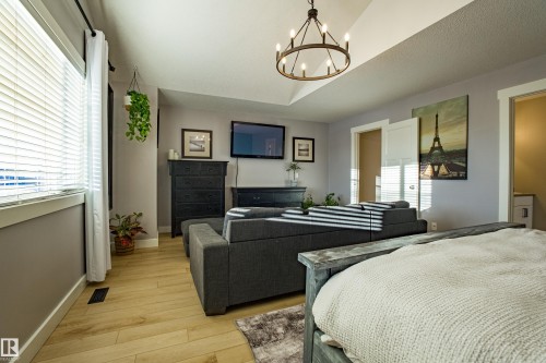 28 Hilldowns Drive, Spruce Grove, AB - Indoor Photo Showing Bedroom