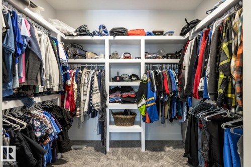 Walk in closet - 5 Starling, Fort Saskatchewan, AB 