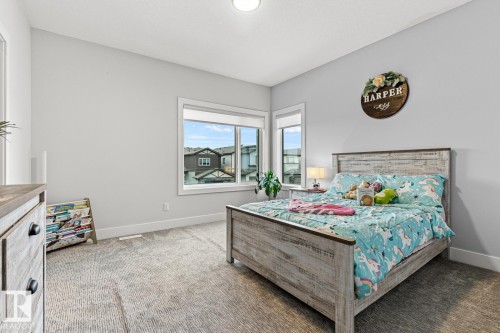 Large bedroom - 5 Starling, Fort Saskatchewan, AB 