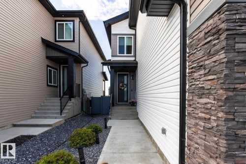 Entrance to property - 5 Starling, Fort Saskatchewan, AB 