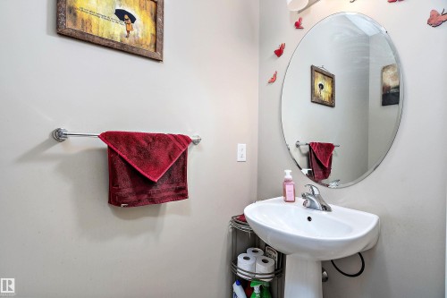 View of bathroom - 33 Sutherland Street, Leduc, AB - Indoor Photo Showing Bathroom