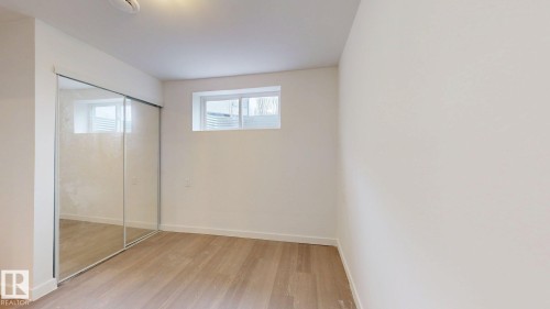 5440 1A Avenue, Edmonton, AB - Indoor Photo Showing Other Room