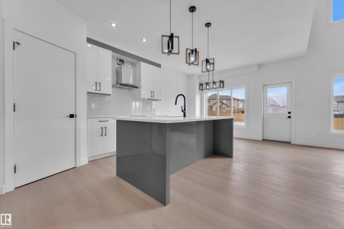 43 Southbridge Drive, Calmar, AB - Indoor Photo Showing Kitchen With Upgraded Kitchen