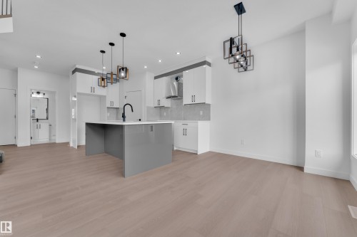 43 Southbridge Drive, Calmar, AB - Indoor Photo Showing Kitchen With Upgraded Kitchen