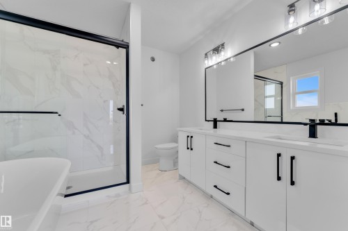 43 Southbridge Drive, Calmar, AB - Indoor Photo Showing Bathroom