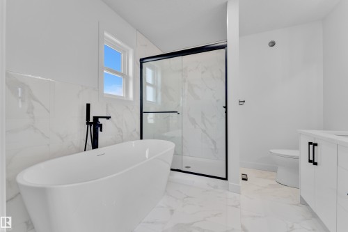 43 Southbridge Drive, Calmar, AB - Indoor Photo Showing Bathroom