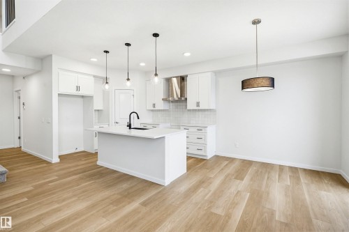 5107 69 Street, Beaumont, AB - Indoor Photo Showing Kitchen With Upgraded Kitchen