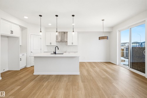 5107 69 Street, Beaumont, AB - Indoor Photo Showing Kitchen With Upgraded Kitchen