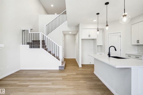 5107 69 Street, Beaumont, AB - Indoor Photo Showing Kitchen With Upgraded Kitchen