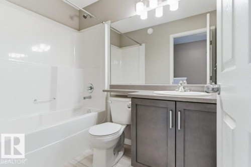 74 3305 Orchards Li, Edmonton, AB - Indoor Photo Showing Bathroom