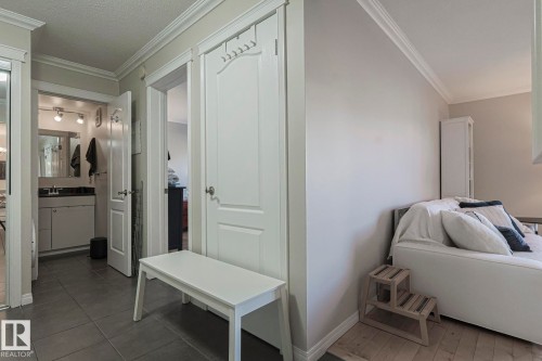 207 9925 83 Avenue, Edmonton, AB - Indoor